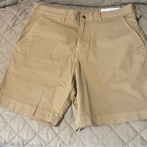 NWT mens AE shorts 34”